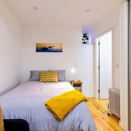 Mourarias Place - Yellow Apartment