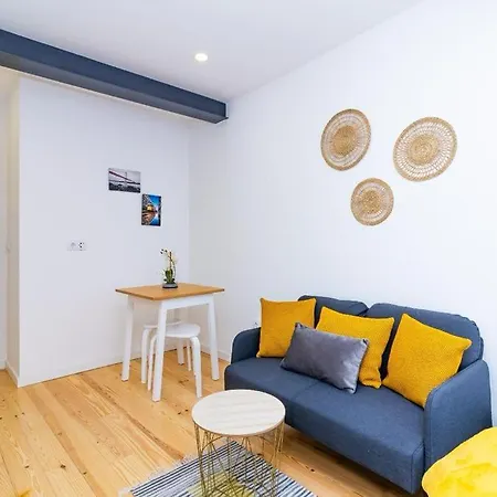 Mourarias Place - Yellow Apartment Lisbon