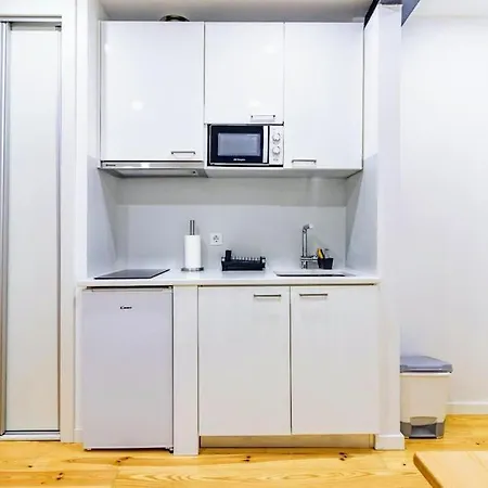 Mourarias Place - Yellow Appartement Lissabon