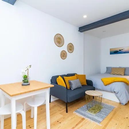 Apartment Mourarias Place - Yellow Lissabon