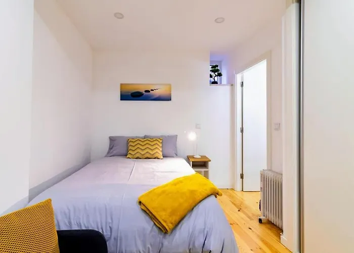 Mourarias Place - Yellow شقة