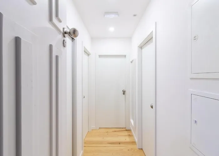 Mourarias Place - Yellow Lisboa